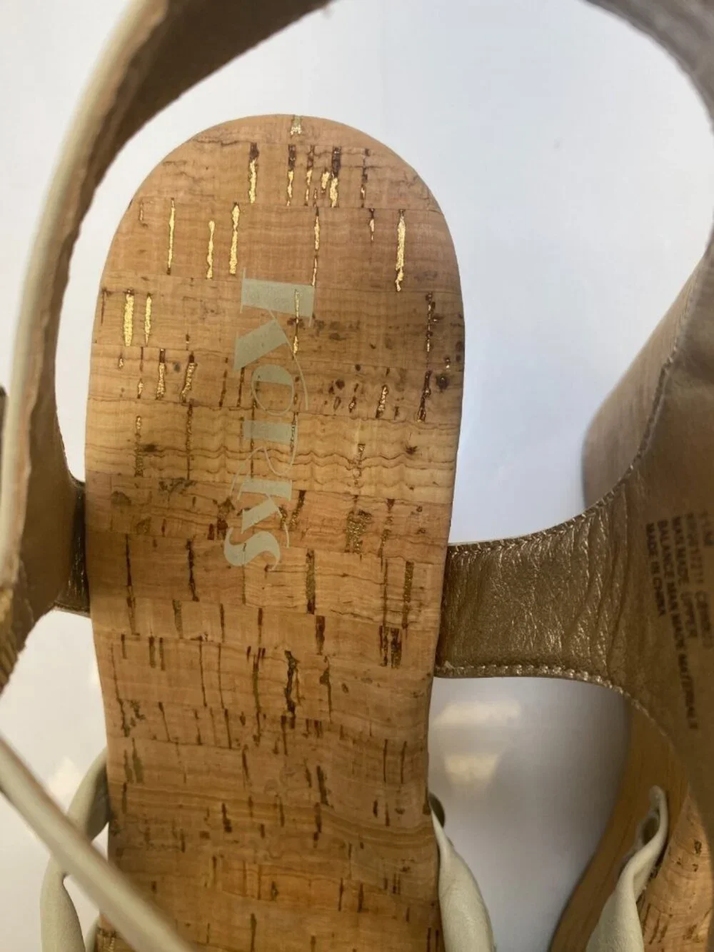 Korks Women's Strap Faux Leather Ivory Wedge Sandal Sz  11